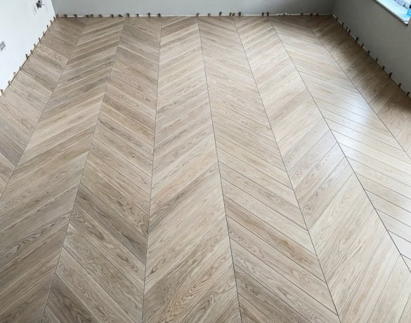 Parkiet Hajnówka: Dąb barwiony indywidualnie